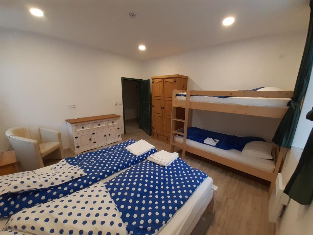 Apartmany Pod Marianskymi Schody ألبيرتشيك في ييزريسكي هوراش المظهر الخارجي الصورة