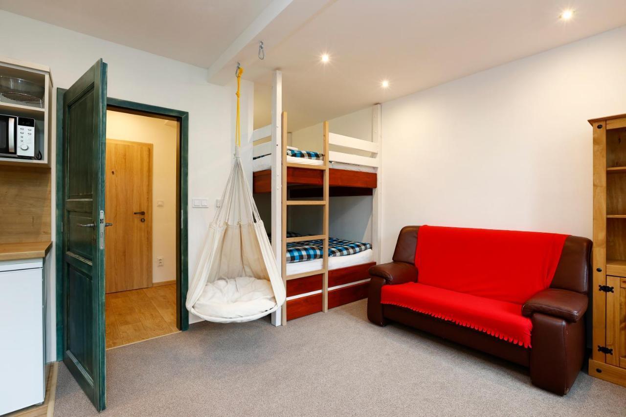 Apartmany Pod Marianskymi Schody ألبيرتشيك في ييزريسكي هوراش المظهر الخارجي الصورة