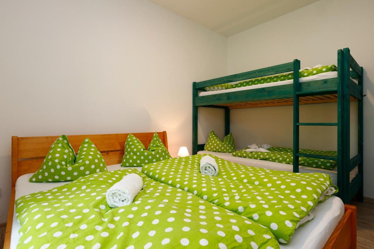 Apartmany Pod Marianskymi Schody ألبيرتشيك في ييزريسكي هوراش المظهر الخارجي الصورة