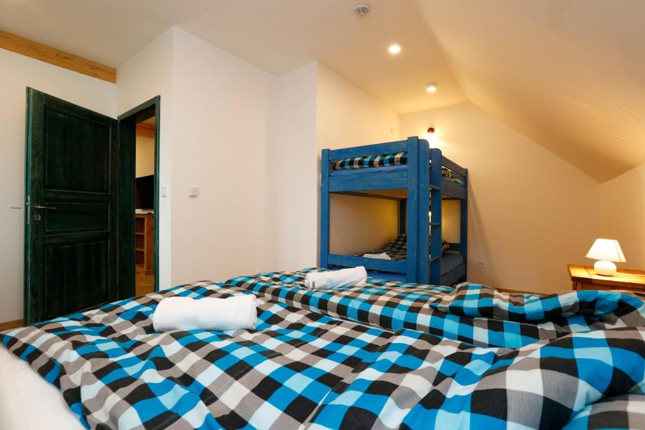 Apartmany Pod Marianskymi Schody ألبيرتشيك في ييزريسكي هوراش المظهر الخارجي الصورة